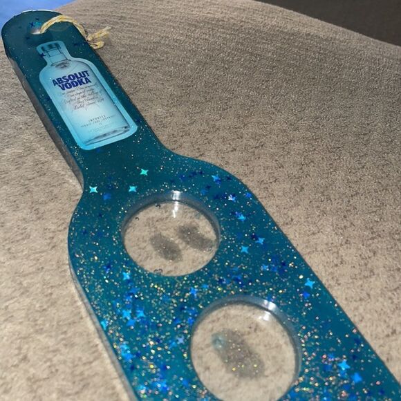 Handmade resin epoxy Absolut vodka shot flight board - Picture 3 of 4